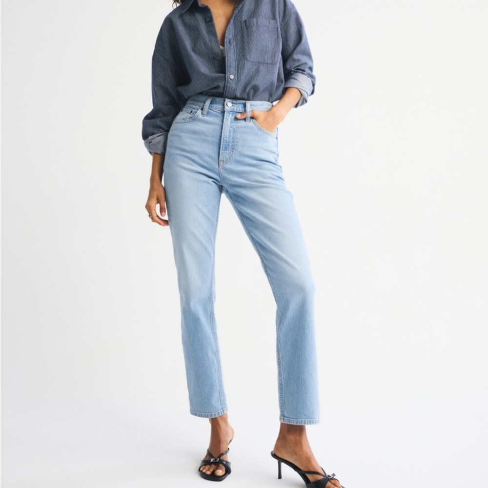Brand NEW with tags! Abercrombie & Fitch Ultra High Rise Ankle Jeans